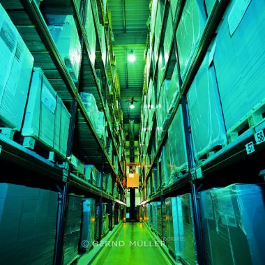 Hchstleistung; Hochregallager