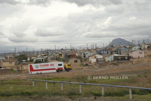 mobile lab southafrica - Fraunhofer IBMT
