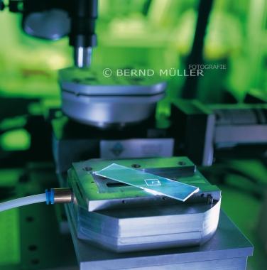 Mikrostrukturierung von Materialien mit dem Laser